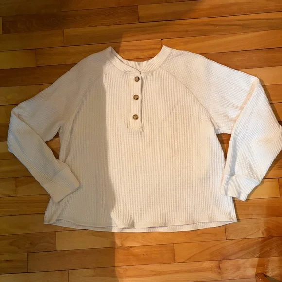 Old Navy Plush-Knit Waffle Henley – Large – Long Sleeve - Picture 6 of 9